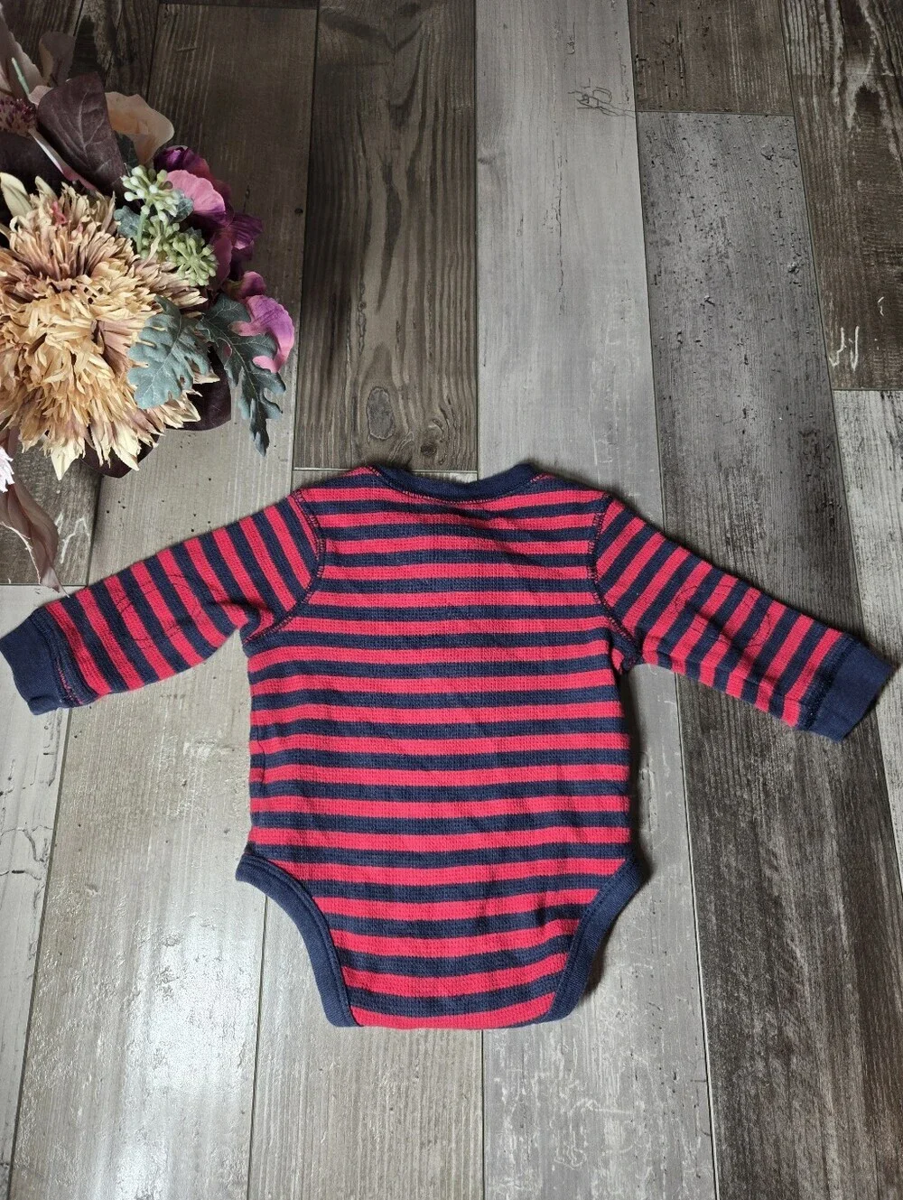 OshKosh B'gosh Baby Boy Striped Red & Navy One-Piece Thermal Bodysuit Size 9M